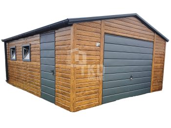 Plechová garáž 5x5 – výklopná brána – dvere – 2x plastové okno výklopné – rýna okapová – orech svetlý + antracit – imitácia dreva – strecha dvojspádová (sedlová) TKD91
