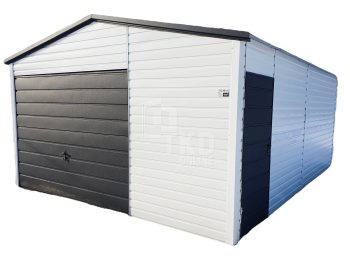 Plechová garáž 5x6 – výklopná brána – dvere – biela + antracit – strecha dvojspádová (sedlová) TKD93